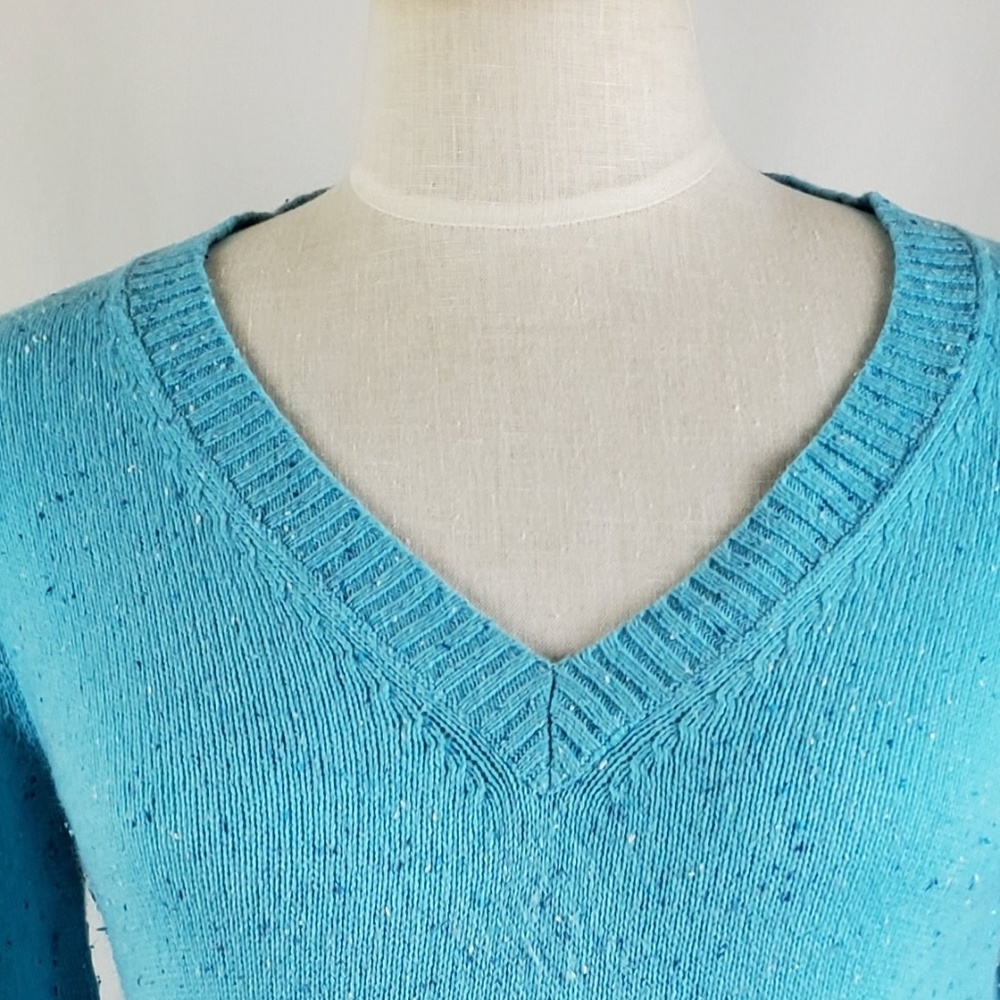 Old Navy Blue V-Neck Sweater Size Medium